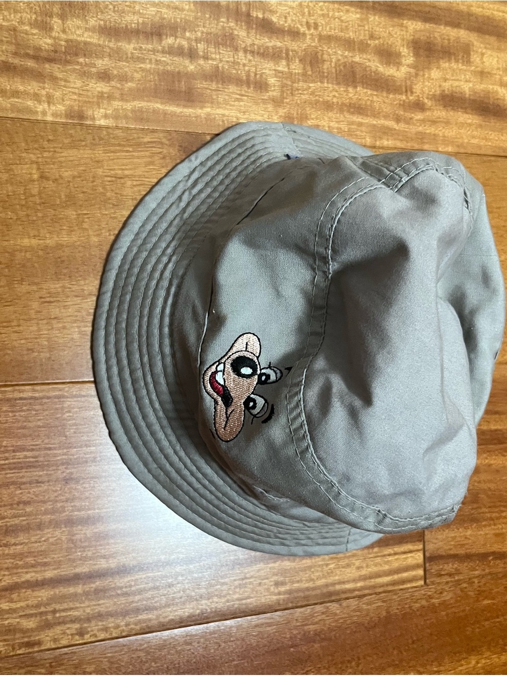 Chuck k cheeseKids Beige Bucket Hat with Cartoon Embroidery